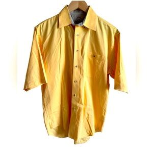 Men's Redhead short sleeve button down shirt in yellow. Size small